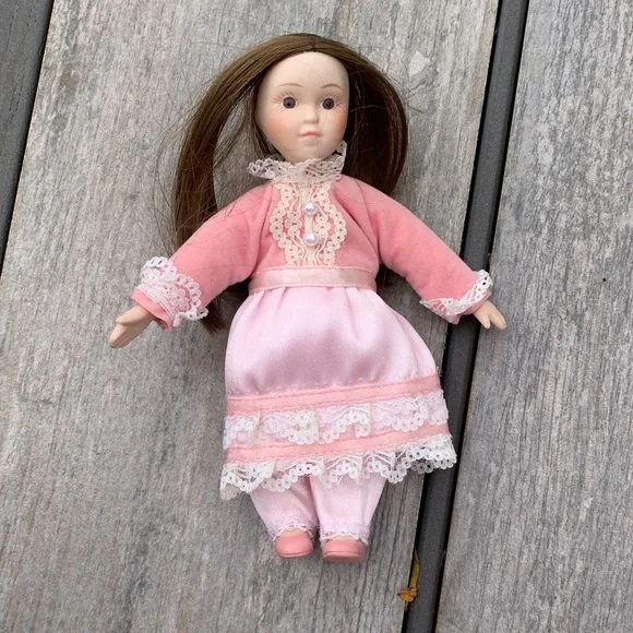 Samantha Parkington American Girl Pleasant Dreams Pink and White Doll Outfit Set - Picture 3 of 8